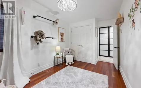 21 Elizabeth Street South Richmond Hill (mill Pond) ON L4C 3V5