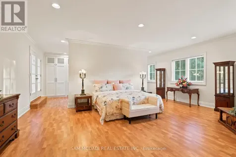 65 Kingswood Drive King ON L7B 1K8