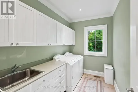 65 Kingswood Drive King ON L7B 1K8