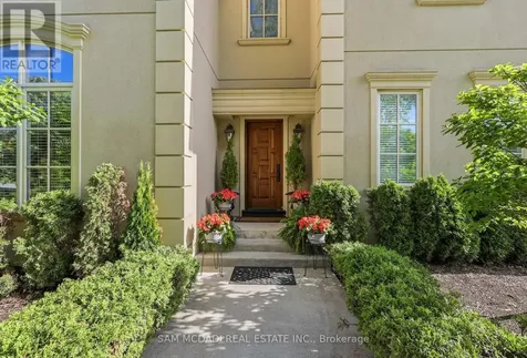 65 Kingswood Drive King ON L7B 1K8