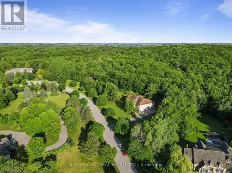 65 Kingswood Drive King ON L7B 1K8