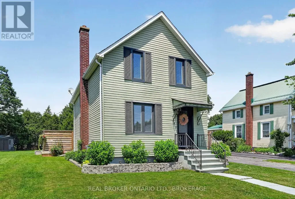 17 Pine Street South Stormont ON K0C 1M0