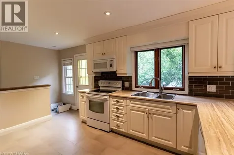 30 Proctor Avenue Brantford ON N3S 3E7