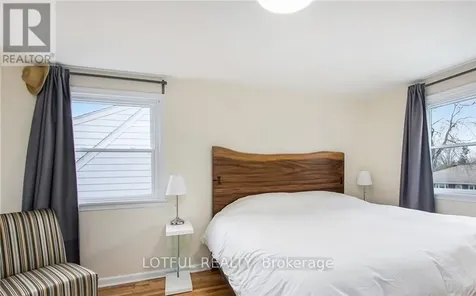 2012 Dorval Avenue Ottawa ON K1G 2N8