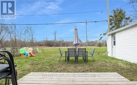 2012 Dorval Avenue Ottawa ON K1G 2N8