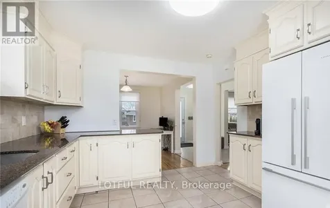 2012 Dorval Avenue Ottawa ON K1G 2N8