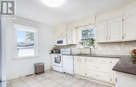 2012 Dorval Avenue Ottawa ON K1G 2N8