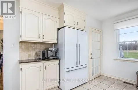 2012 Dorval Avenue Ottawa ON K1G 2N8