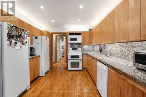 700 Lake Drive North Georgina (historic Lakeshore Communities) ON L4P 3C8