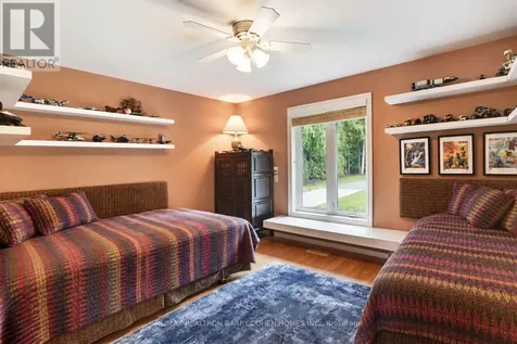 700 Lake Drive North Georgina (historic Lakeshore Communities) ON L4P 3C8