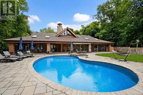 700 Lake Drive North Georgina (historic Lakeshore Communities) ON L4P 3C8