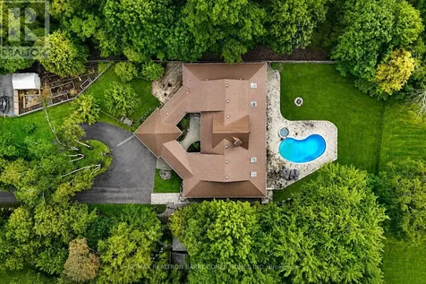 700 Lake Drive North Georgina (historic Lakeshore Communities) ON L4P 3C8