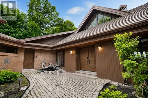 700 Lake Drive North Georgina (historic Lakeshore Communities) ON L4P 3C8