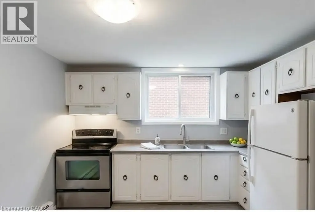 318 Erb Street Waterloo ON N2L 1W3