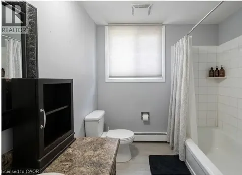 318 Erb Street Waterloo ON N2L 1W3