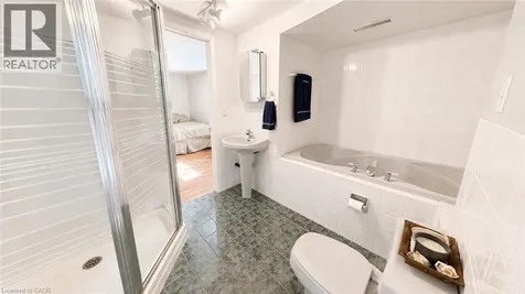 240 Stoke Drive Kitchener ON N2N 2C1