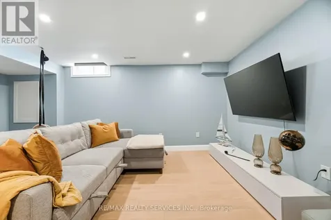 25 Gaydon Way Brantford ON N3T 6P8
