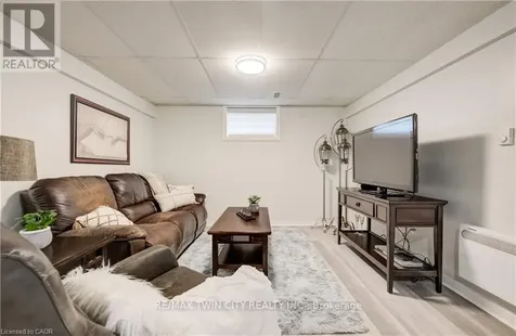 27 Chandos Drive Kitchener ON N2A 3C2