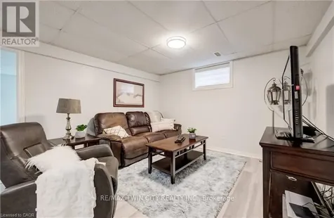 27 Chandos Drive Kitchener ON N2A 3C2