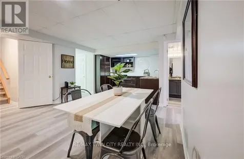27 Chandos Drive Kitchener ON N2A 3C2