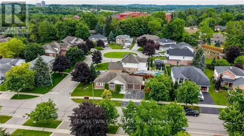 27 Chandos Drive Kitchener ON N2A 3C2