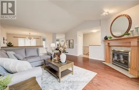 27 Chandos Drive Kitchener ON N2A 3C2