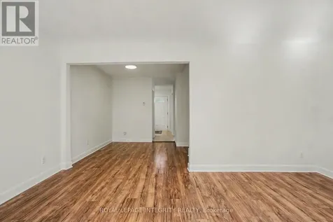 1507 Ballard Court Ottawa ON K1B 4Z1