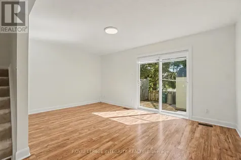 1507 Ballard Court Ottawa ON K1B 4Z1