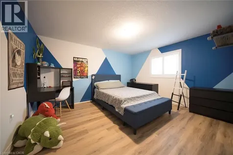 73 Eleanor Avenue Hamilton ON L8W 1C8