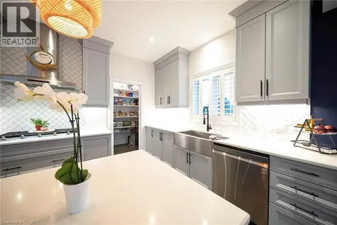 73 Eleanor Avenue Hamilton ON L8W 1C8