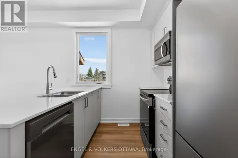 122 Stardust Private Ottawa ON K1T 3W6