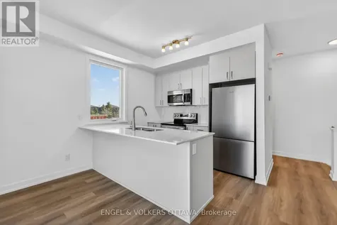 122 Stardust Private Ottawa ON K1T 3W6