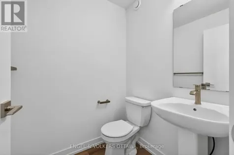 120 Stardust Private Ottawa ON K1T 3W6