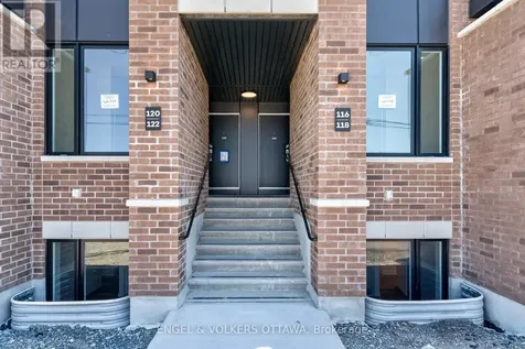 120 Stardust Private Ottawa ON K1T 3W6