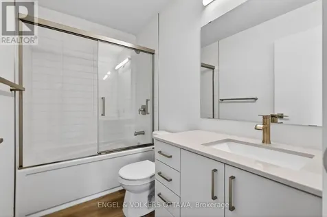 120 Stardust Private Ottawa ON K1T 3W6