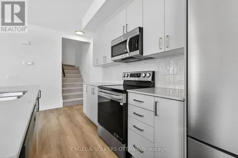 120 Stardust Private Ottawa ON K1T 3W6