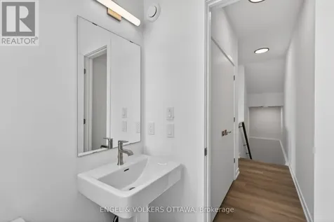100 Stardust Private Ottawa ON K1T 3W6