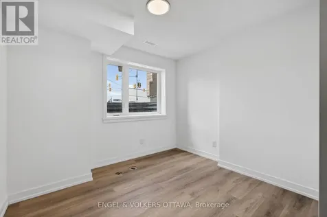 100 Stardust Private Ottawa ON K1T 3W6