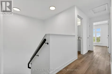 110 Stardust Private Ottawa ON K1T 3W6