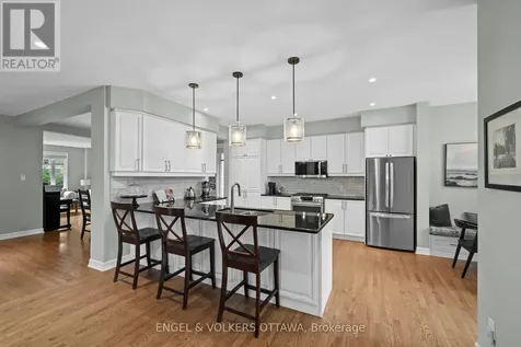 564 Erinwoods Circle Ottawa ON K2J 5M8