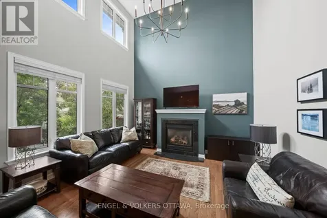 564 Erinwoods Circle Ottawa ON K2J 5M8