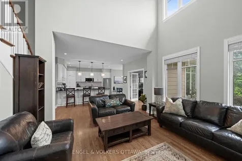 564 Erinwoods Circle Ottawa ON K2J 5M8