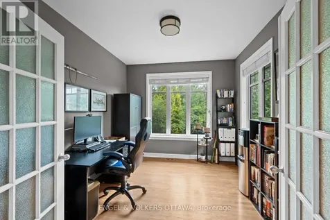 564 Erinwoods Circle Ottawa ON K2J 5M8