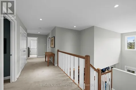 564 Erinwoods Circle Ottawa ON K2J 5M8