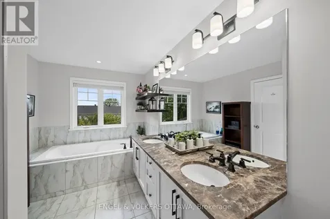 564 Erinwoods Circle Ottawa ON K2J 5M8