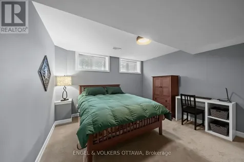 564 Erinwoods Circle Ottawa ON K2J 5M8