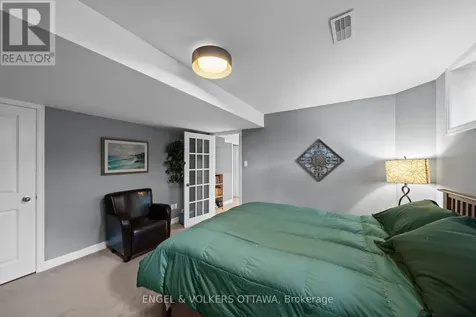 564 Erinwoods Circle Ottawa ON K2J 5M8