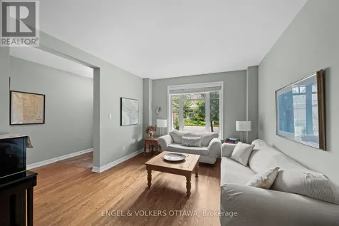 564 Erinwoods Circle Ottawa ON K2J 5M8