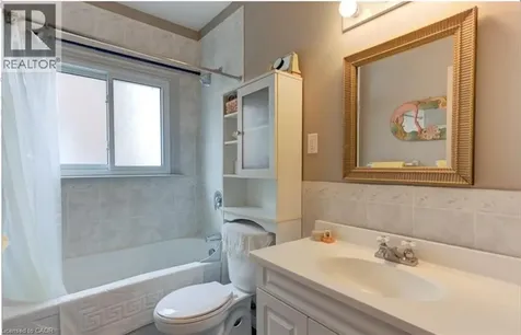 296 Patricia Avenue Kitchener ON N2M 1K1