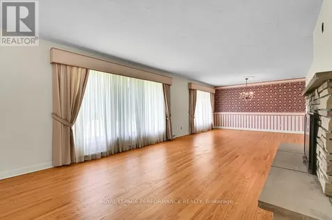 23 Elma Street Ottawa ON K1T 3W8